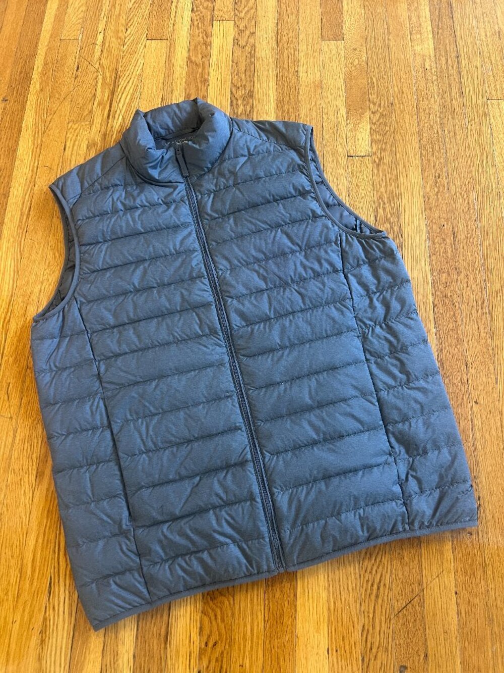 Uniqlo Ultra Light Down Grey Quilted Packable Puffer Vest - Medium